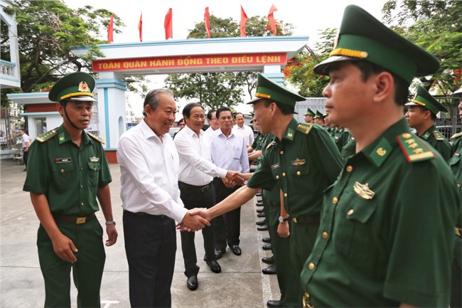 Phó TTg Trương Hòa Bình kiểm tra công tác cải cách hành chính và chống buôn lậu, gian lận thương mại tại Hải Phòng (04/07/2020)